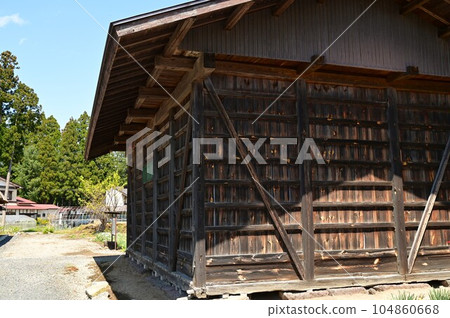 A barn in front of the Kumagai family, an old folk house 104860668