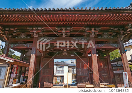 Nagasaki Kofukuji temple gate scenery 104864885