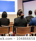 人們聽講座的背影 104866658