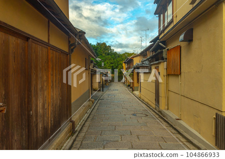 Kiyomizu-dera is the approach to Kiyomizu-dera Temple where slopes and stone pavements remain 104866933