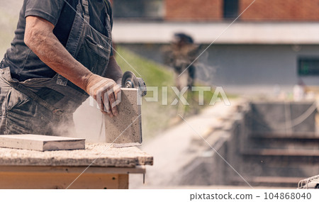 Process of cutting stone Process of cutting stone 104868040