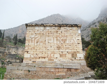 Archaeological site of Delphi in Greece 104871809