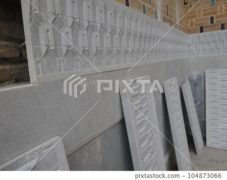 [Uzbekistan] Wall under repair of Bibi-Khanym Mosque (Samarkand) 104873066