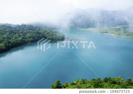 夏季 Okotanpe 湖鳥瞰圖 104873725