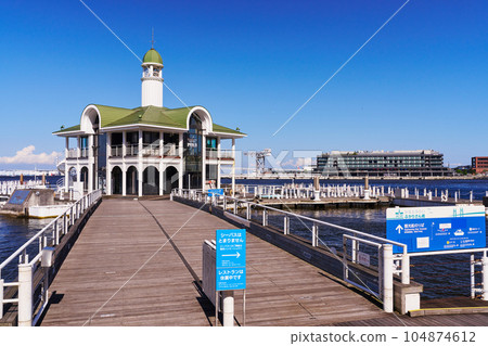 Scenery of the coast of Yokohama Port Pukarisanbashi 104874612