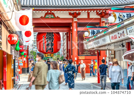 Tokyo cityscape Kaminarimon 104874710