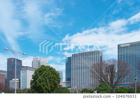 [Tokyo, March 2022] Cityscape of Marunouchi, Tokyo 104876031