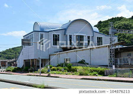 Kintetsu Shima Line Nakanogo Station (in front of Toba Aquarium) 104876213