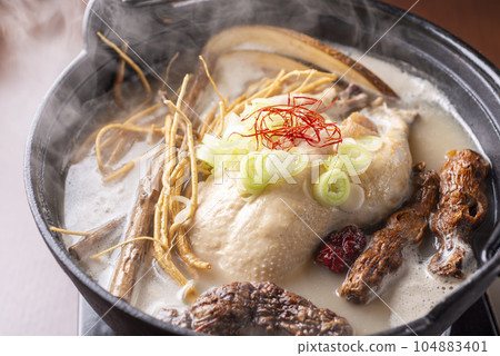 美味的雞肉火鍋 104883401