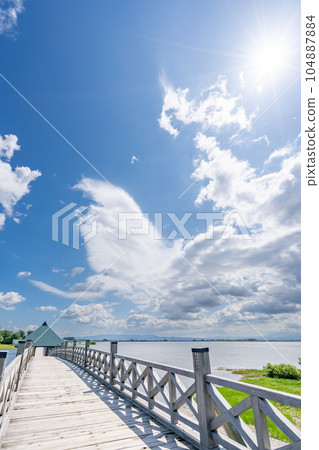 Tsuru-no-Mai Bridge 300 meters in length Japan's tallest three-tiered wooden bridge 104887884
