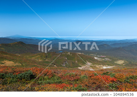 栗駒山頂和須川湖附近的紅葉 栗駒山頂和須川湖附近的紅葉 104894536
