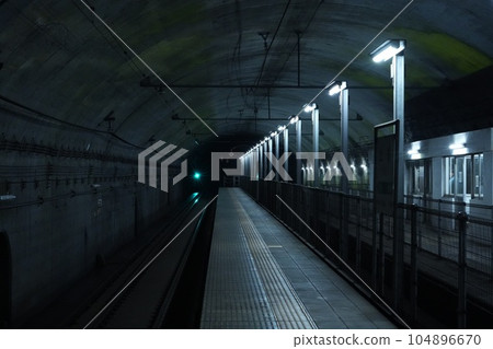 空蕩蕩的地鐵站 空蕩蕩的地鐵站 104896670
