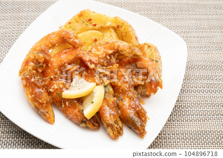 garlic shrimp  104896718