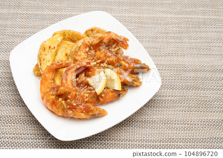 garlic shrimp  104896720