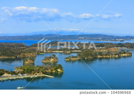 [Miyagi Prefecture] Matsushima Bay and Zao mountain range in fine weather (Japan's three most scenic spots) 104896988