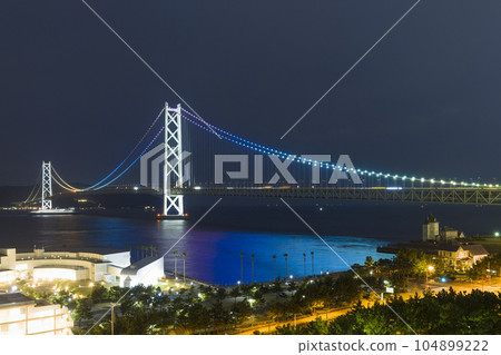 Night view of Akashi Kaikyo Bridge / Akashi Kaikyo Bridge, Japan Night view of Akashi Kaikyo Bridge / Akashi Kaikyo Bridge, Japan 104899222