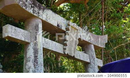 Torii of Shinshiro Shrine (Hizume castle ruins) in Iki, Nagasaki Prefecture Torii of Shinshiro Shrine (Hizume castle ruins) in Iki, Nagasaki Prefecture 104900355