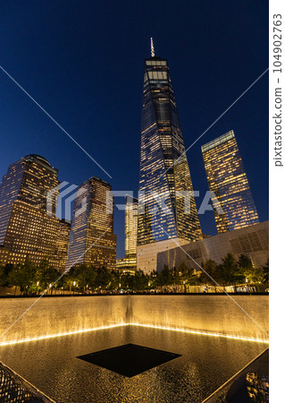 Ground zero building night view (vertical/vertical) 104902763
