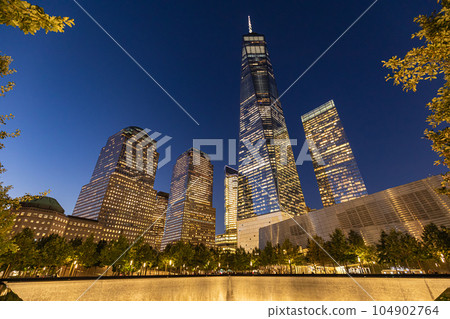 Ground zero building night view (horizontal/horizontal) 104902764