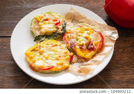 zucchini pizza style zucchini pizza style 104903211
