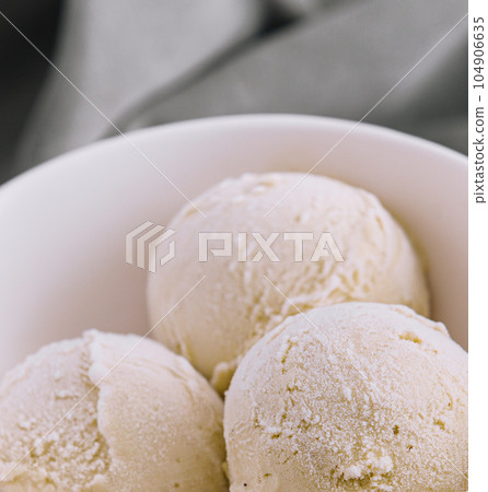 Bowl of delicious pistachio ice cream Bowl of delicious pistachio ice cream 104906635