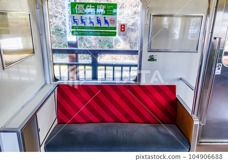 [Image material] Priority seats on the train (JR Senseki Line) 104906688