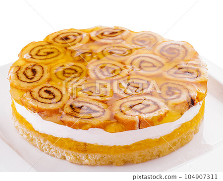 Delicious cheese cake with jellied layer 104907311