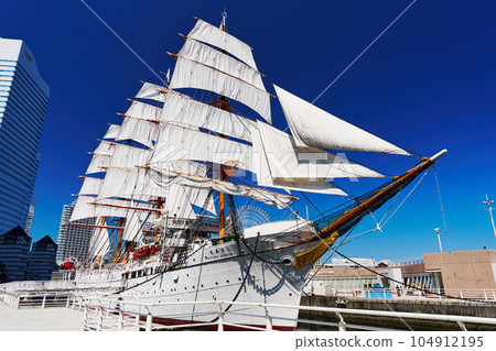 Yokohama Minatomirai Sail Training Ship Nippon Maru (Full-sail exhibition sail) Yokohama Minatomirai Sail Training Ship Nippon Maru (Full-sail exhibition sail) 104912195