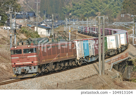 Hokuriku Main Line Isurugi-Kurikara JR Freight EF81-117 (Toyama) Hokuriku Main Line Isurugi-Kurikara JR Freight EF81-117 (Toyama) 104913104