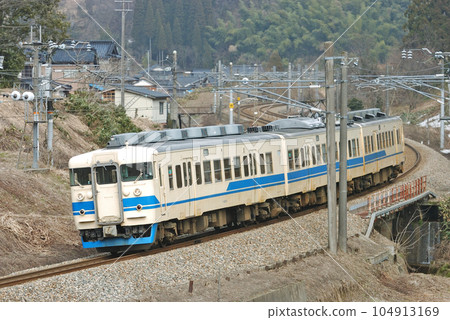 Hokuriku Main Line Isurugi-Kurikara Series 413 JR West B08 formation (Kanazawa) Hokuriku Main Line Isurugi-Kurikara Series 413 JR West B08 formation (Kanazawa) 104913169
