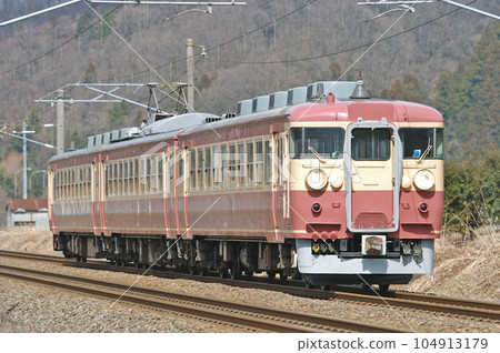 Hokuriku Main Line Kitasabae-Sabae Series 475 JR West A16 formation (Kanazawa) 104913179
