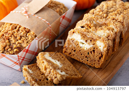 Pumpkin bread or cake with cream cheese Pumpkin bread or cake with cream cheese 104913797