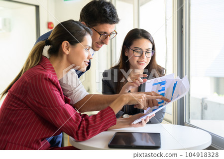 Group of business team meeting and brainstorming at office 104918328