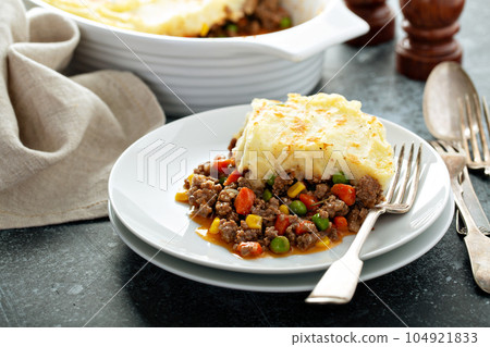Shepherds pie with beef 104921833