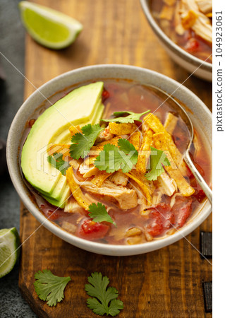 Slow cooker chicken taco soup Slow cooker chicken taco soup 104923061