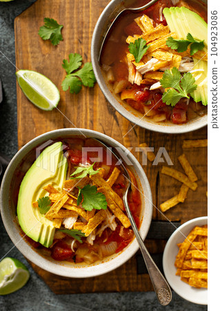 Slow cooker chicken taco soup Slow cooker chicken taco soup 104923086