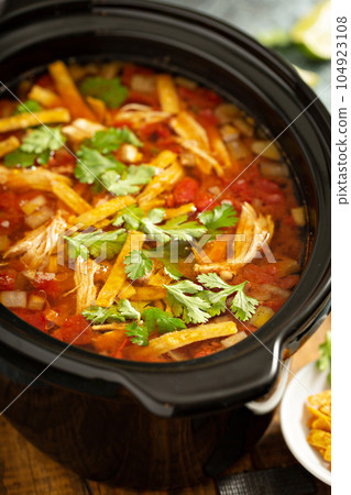 Slow cooker chicken taco soup 104923108