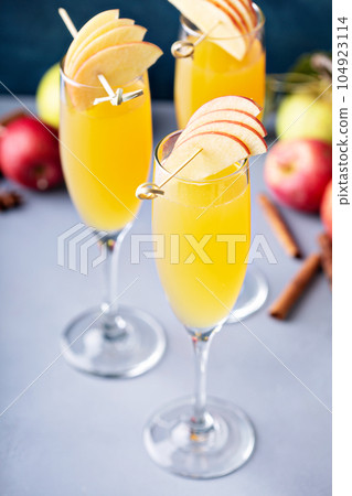 Apple mimosa cocktail Apple mimosa cocktail 104923114