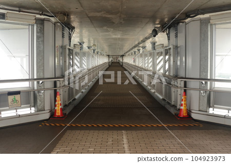 Toyama New Port Shinminato Ohashi Ainokaze Promenade Pedestrian Bicycle Path 104923973
