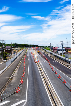 4-lane highway bridge construction Saitama Prefectural Road No. 27 Higashimatsuyama Konosu Line 2023.07 Vertical a-5 High contrast 104924174