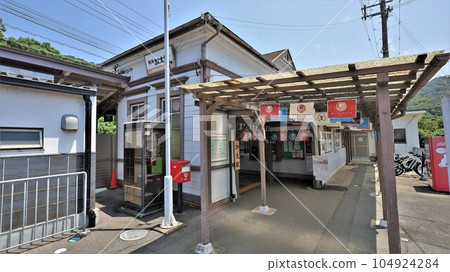 Nankai Electric Railway Kada Line, Kada Station (Wakayama City, Wakayama Prefecture) Nankai Electric Railway Kada Line, Kada Station (Wakayama City, Wakayama Prefecture) 104924284