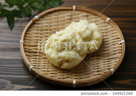 Steamed sweet potato bun Steamed sweet potato bun 104925260