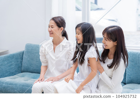 微笑的一家人(僅限女性) 微笑的一家人(僅限女性) 104925732