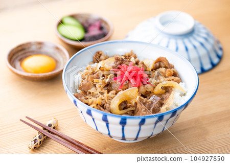 微波爐裡的牛肉碗下巴!經濟實惠的冷凍牛肉蓋飯(紅姜)牛丼蓋飯 Donburi 微波爐裡的牛肉碗下巴!經濟實惠的冷凍牛肉蓋飯(紅姜)牛丼蓋飯 Donburi 104927850