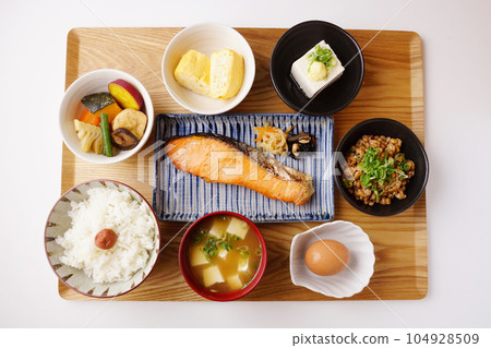 A delicious Japanese breakfast 104928509
