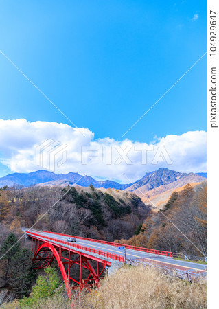 「山梨縣」東澤大橋和八嶽山染紅葉北斗 104929647