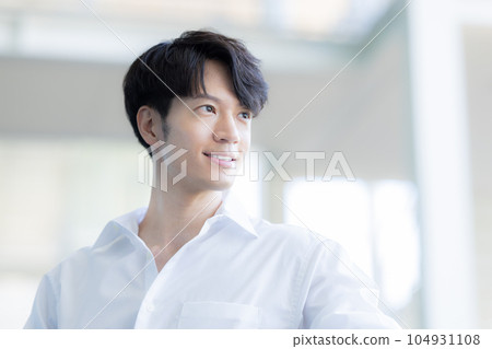 Beauty male portrait 104931108