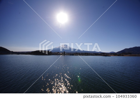 從河口湖大橋看冬天的富士山 從河口湖大橋看冬天的富士山 104933360