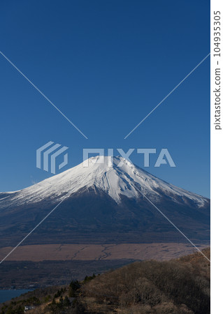 富士山在初冬 104935305