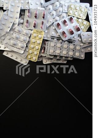 A large amount of pharmaceuticals (antidepressants, cough suppressants, sleeping pills, sleeping pills, cold medicine, etc.) A large amount of pharmaceuticals (antidepressants, cough suppressants, sleeping pills, sleeping pills, cold medicine, etc.) 104935713